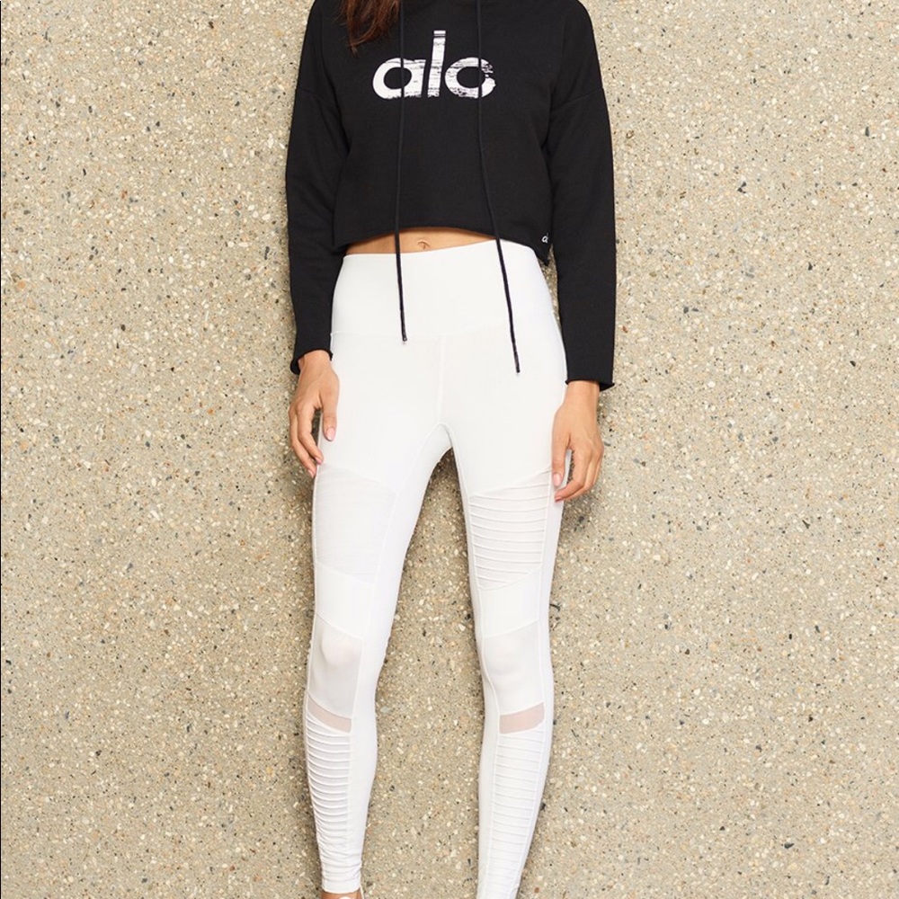 White ALO yoga MOTO XS worn twice Great condition